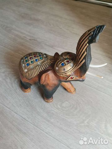 Статуэтка слона из дерева