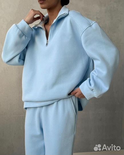 Спортивный костюм женский