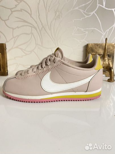 Кроссовки Nike cortez