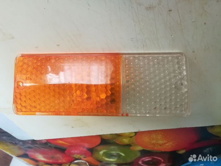 Стекло на подфарник ваз 2103-2106