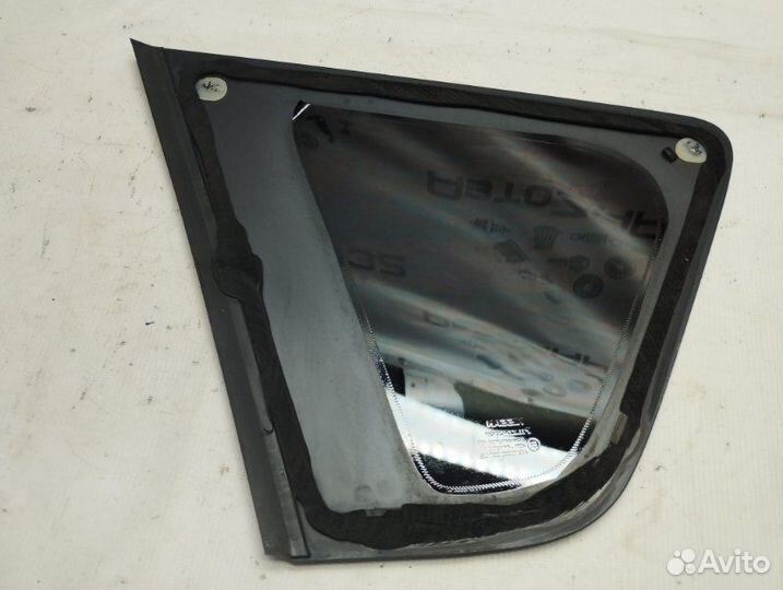 Форточка задняя правая Nissan Note E11 CR14DE 2007
