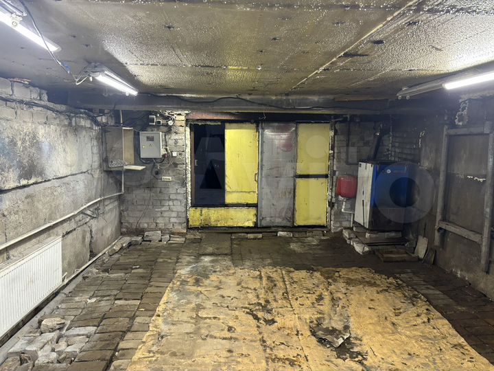 Гараж, > 30 м²