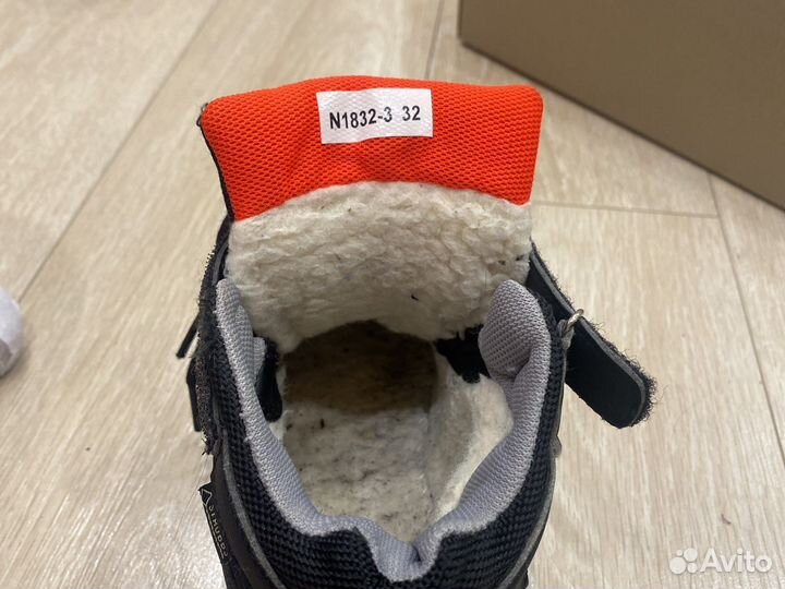 Кроссовки на меху
