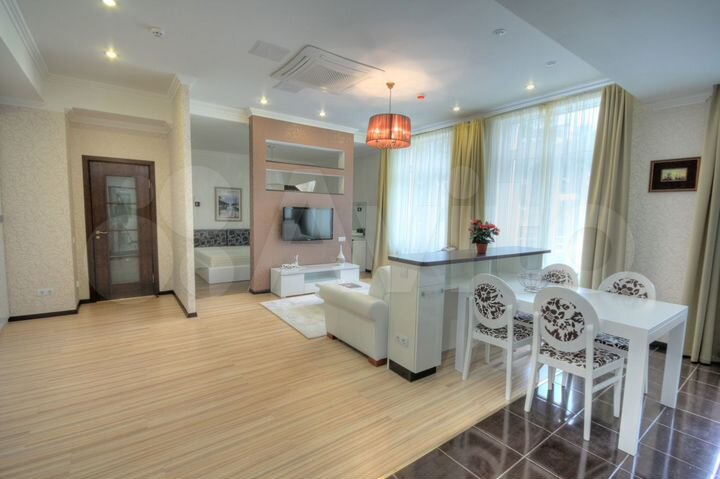 2-к. квартира, 85 м², 1/5 эт.