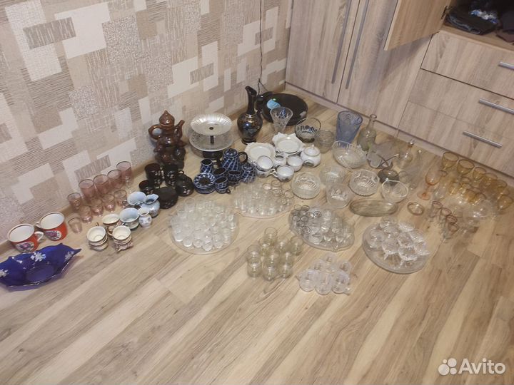 Сервизы, посуда, бокалы, стаканы, вазы