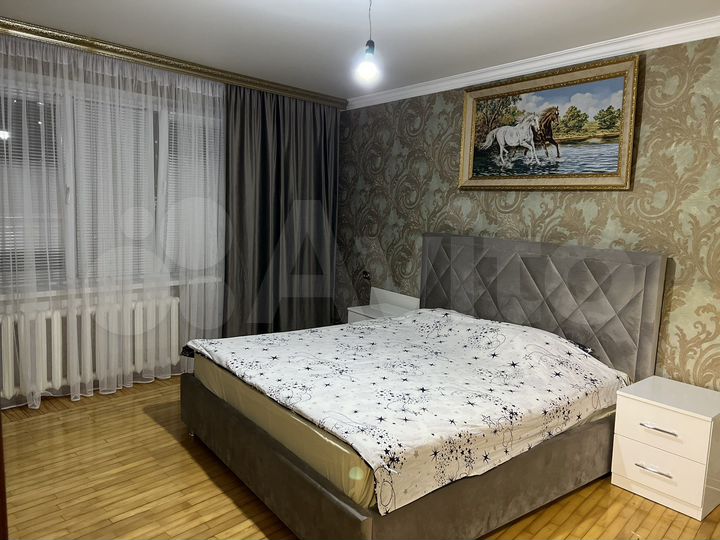 4-к. квартира, 91 м², 1/9 эт.