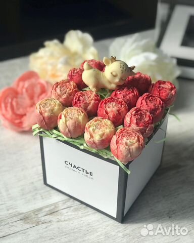 Букеты шоколадных цветов в коробках