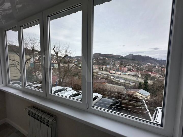 2-к. квартира, 52 м², 2/5 эт.