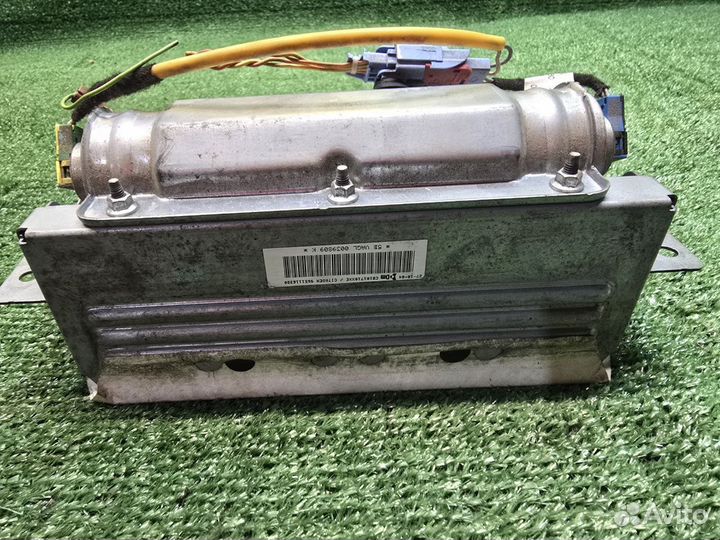 Подушка безопасности в торпедо Citroen C5