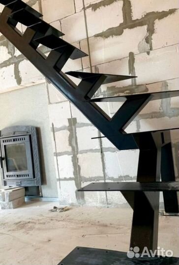 Лестница винтовая с монтажем