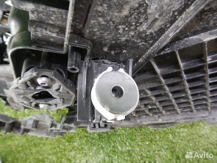 Фара правая BMW 5-Series/M5