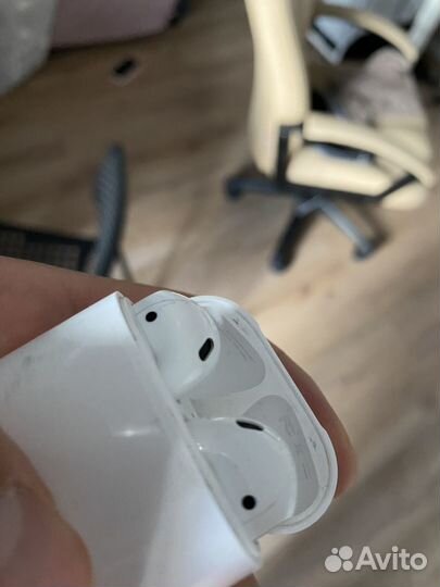 Apple airpods 2