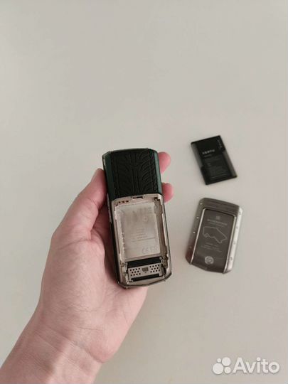 Кнопочный телефон Vertu