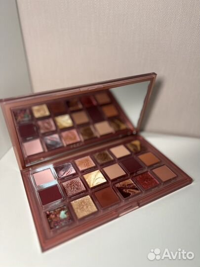 Палетка теней для глаз HudaBeauty Naugthy