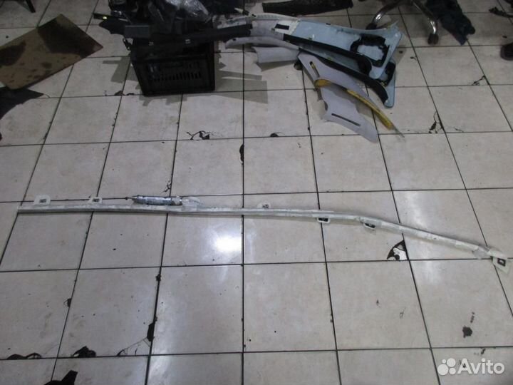 Шторка безопасности левая w212 E-class 272.983