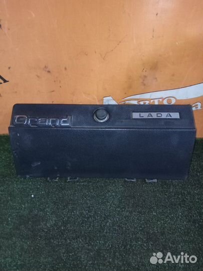 Крышка бардачка Ваз 21043 2103 2004