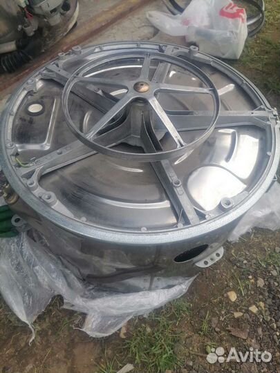 Бак стиральной машины Indesit W105TX