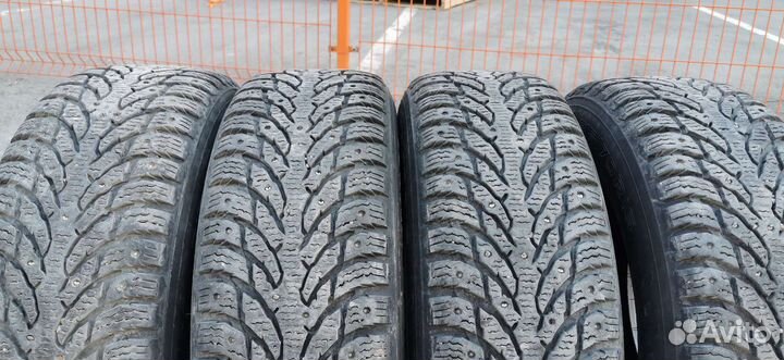 Nokian Tyres Hakkapeliitta 9 SUV 215/70 R16 100T