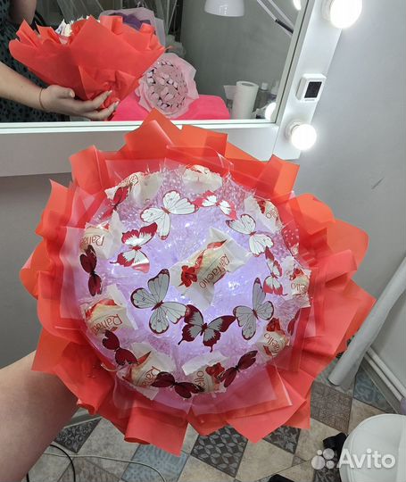 Светящиеся букеты с бабочками