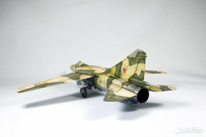 Модель самолета миг-23