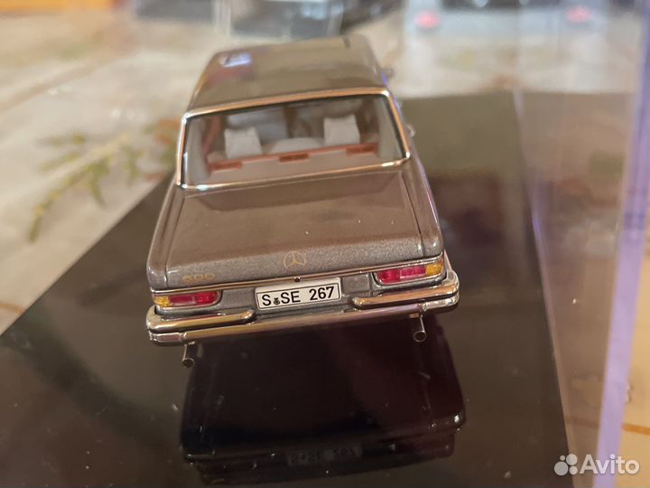 Mercedes -Benz 600 autoart 1/43