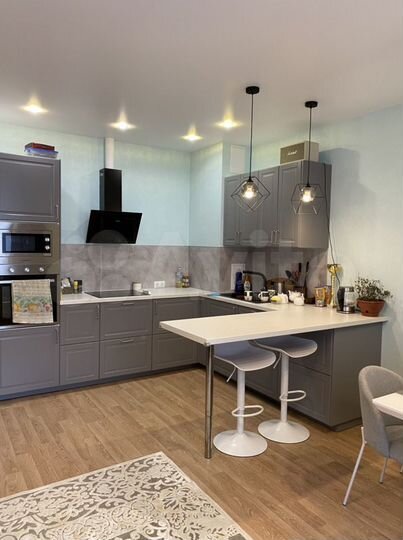 3-к. квартира, 73 м², 1/9 эт.