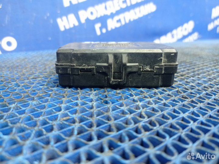 Блок предохранителей Toyota Camry седан 4S-FE 1990