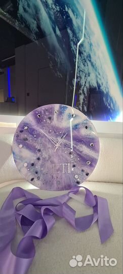 Часы настенные из эпоксидной смолы