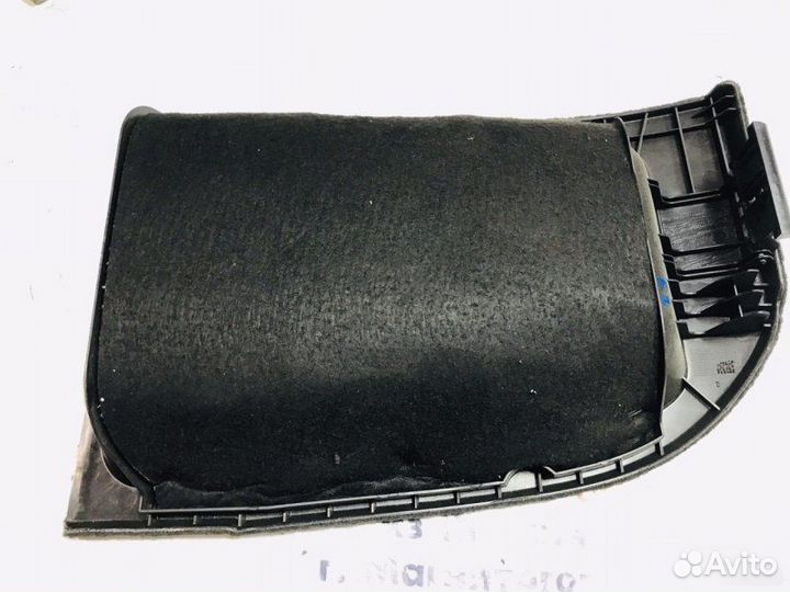 Обшивка багажного отделения правая Bmw X3 E83