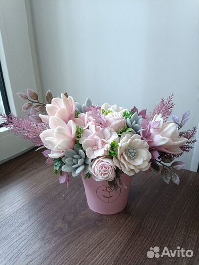 Композиция из мыльных цветов