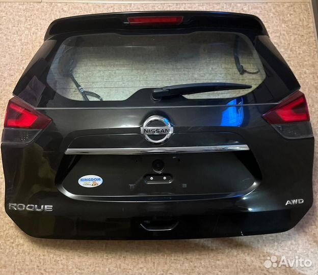 Крышка багажника nissan