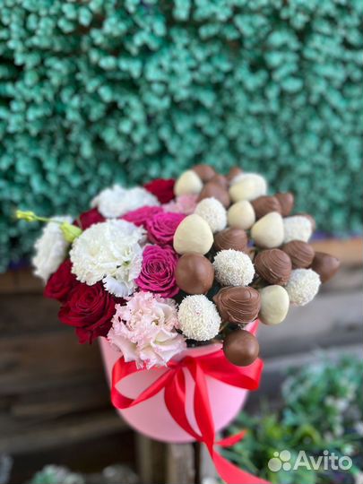 Клубника в шоколаде сладкий подарок