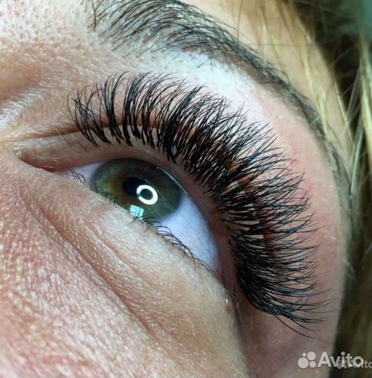 Наращивание ресниц в салоне