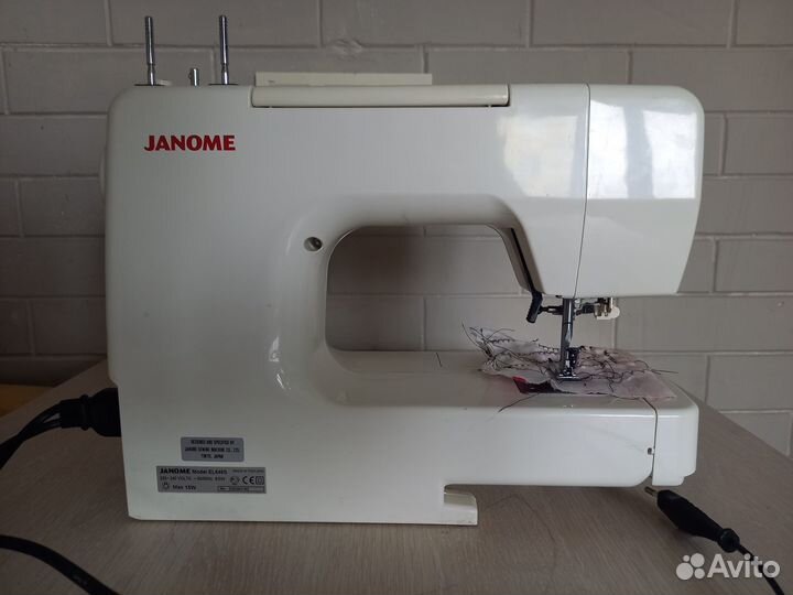 Швейная машинка janome