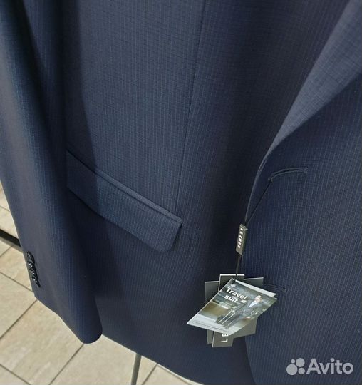 Классический костюм новый 64