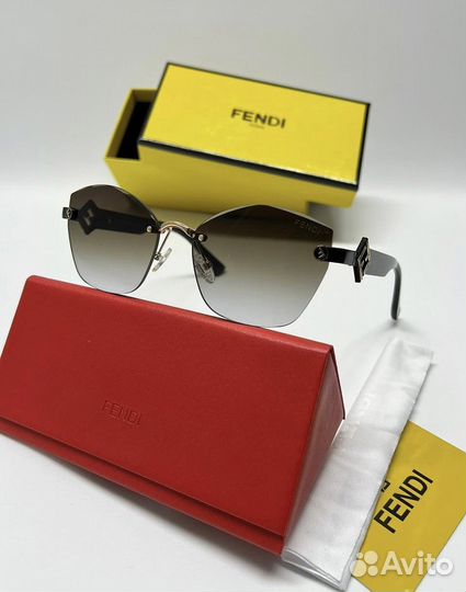 Солнцезащитные очки женские Fendi