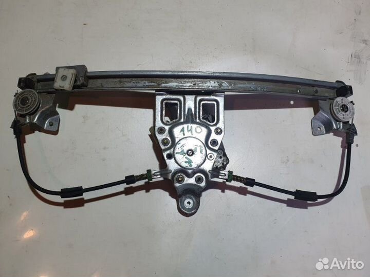 Стеклоподъемник задний правый Mercedes-Benz