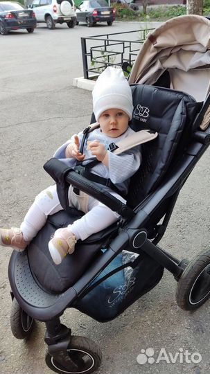 Прогулочная коляска с надувными колесами