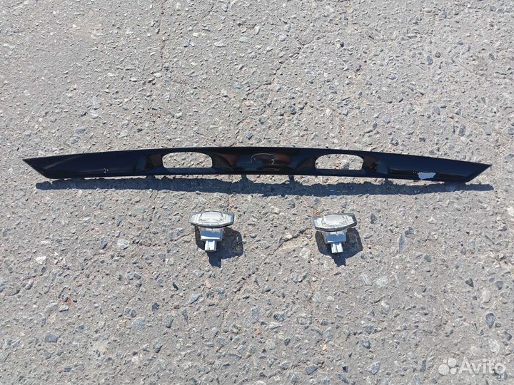 Накладка крышки багажника Honda Civic 8 4D