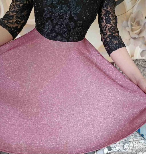 Платье очень шикарное, для девочек на Новый год