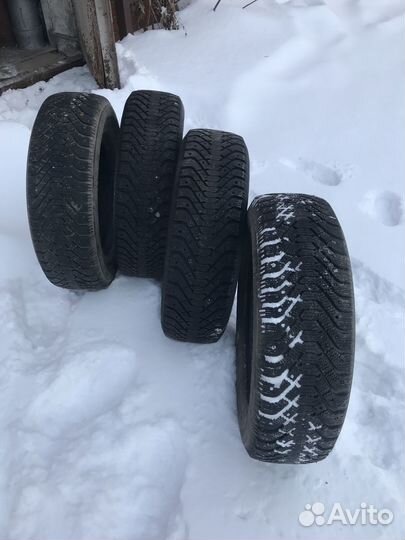 Goodyear UltraGrip 500 215/70 R16 100T