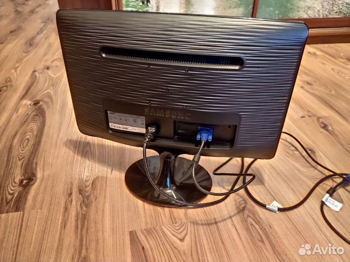 Монитор Samsung SyncMaster 20 дюймов