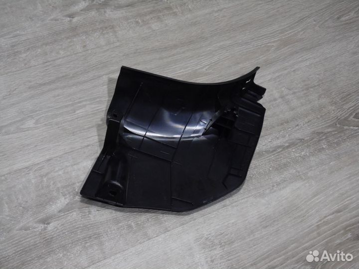 Облицовка порога в ноги левая Тойота Приус 50