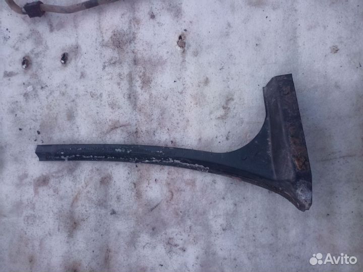 Водосток багажника левый Audi A8 D3