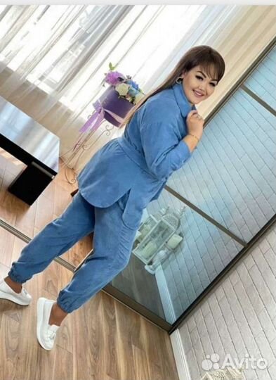 Костюм женский новый вельветовый 52 размера