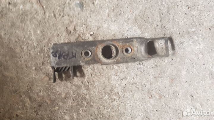 Замок капота Мерседес Спринтер 906