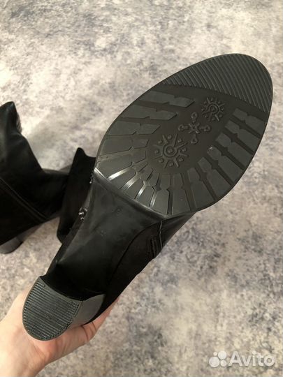 Женские кожаные сапоги Новые