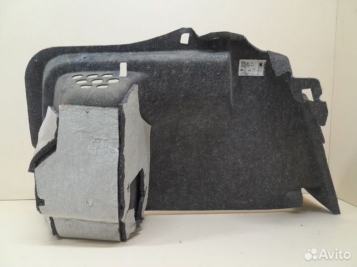 Обшивка багажника Skoda Rapid 2012-2020