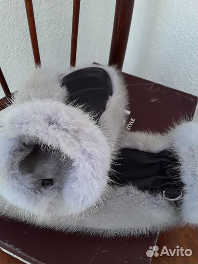 Норковые варежки новые