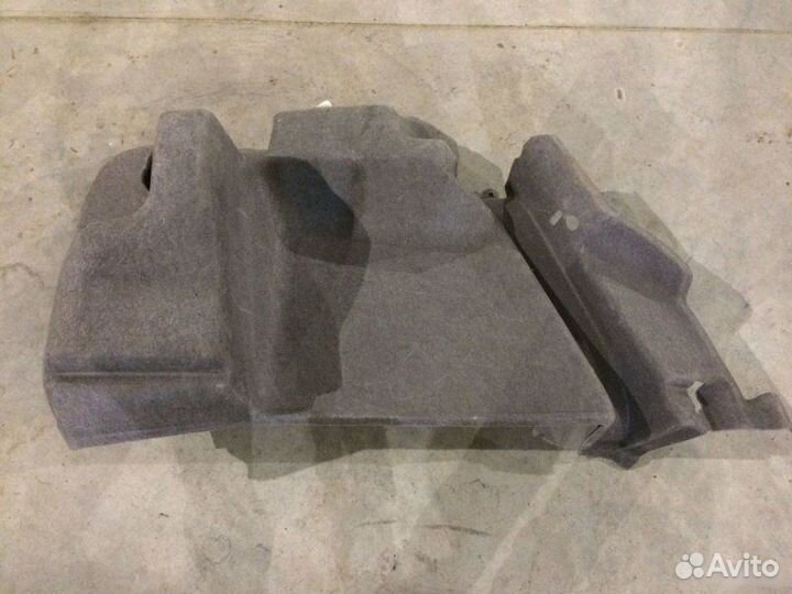 Обшивка багажника правая Volkswagen Polo